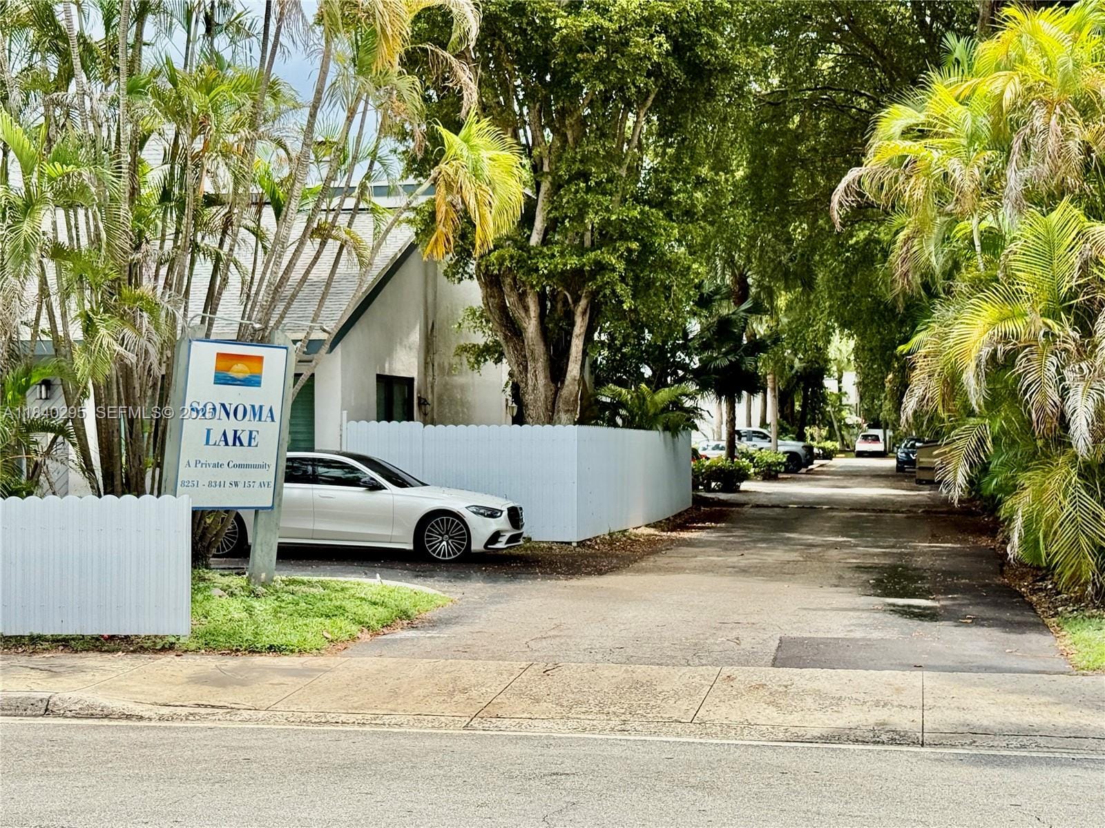 8331 SW 157th Avenue 405, Miami, FL 33193 photo 2