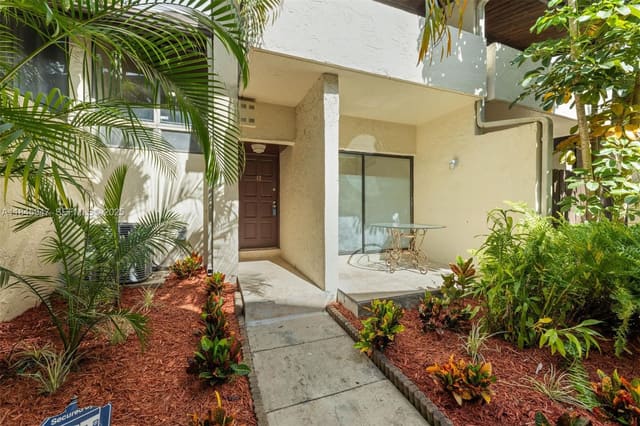 19460 NE 26th Avenue 12B, sold in Riverwood Sec 3, Miami, FL