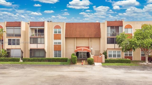 8280 SW 24th Street 7105, sold in Oakbrook Iv V Vi Vii Cond, North Lauderdale, FL