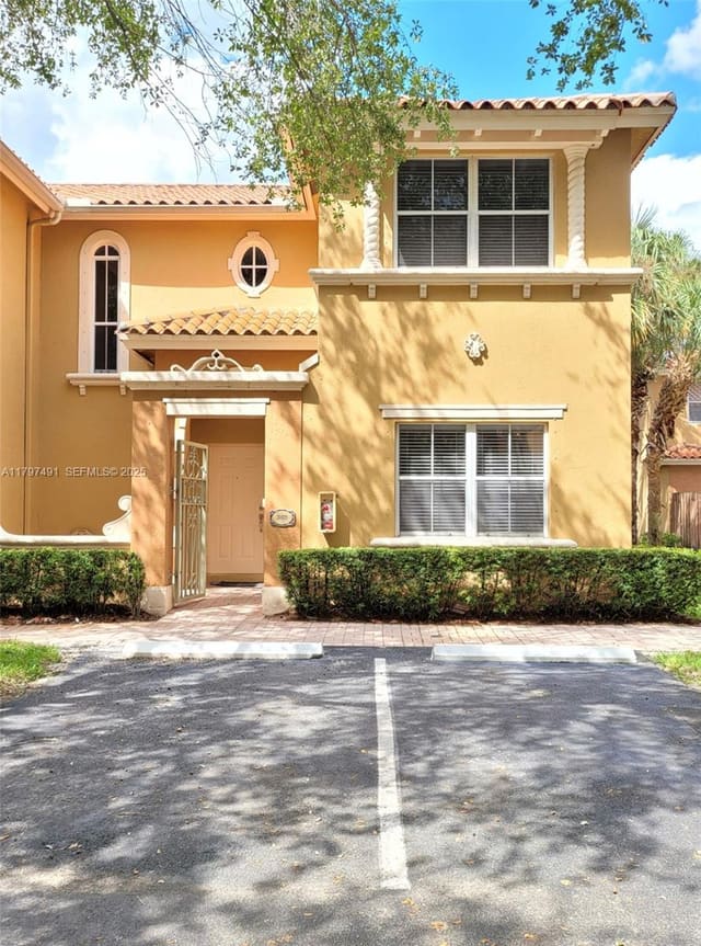 8551 NW 141st Terrace 301, sold in Villa Vizcaya, Miami Lakes, FL