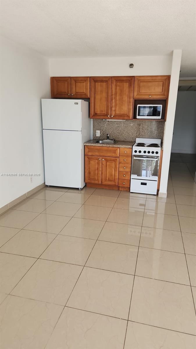 16450 NW 2nd Avenue 206, Miami, FL 33169, Miami
