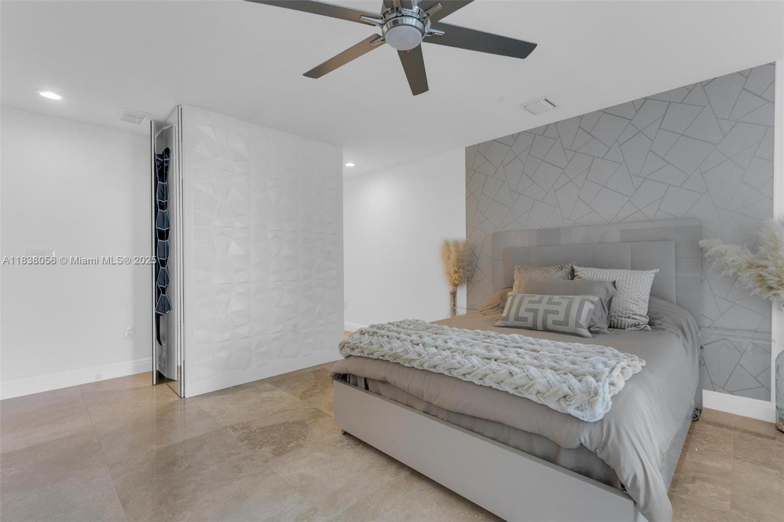 1050 Brickell Avenue 2416, Miami, FL 33131 photo 21