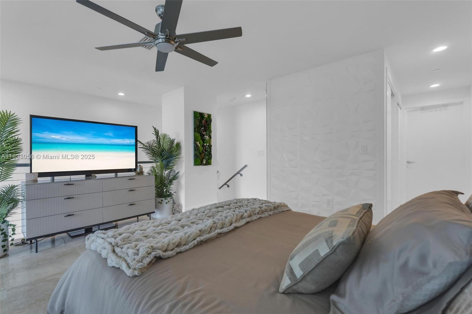 1050 Brickell Avenue 2416, Miami, FL 33131 photo 22