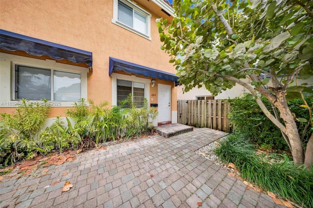 2814 SW 27th Street A, Miami, FL 33133