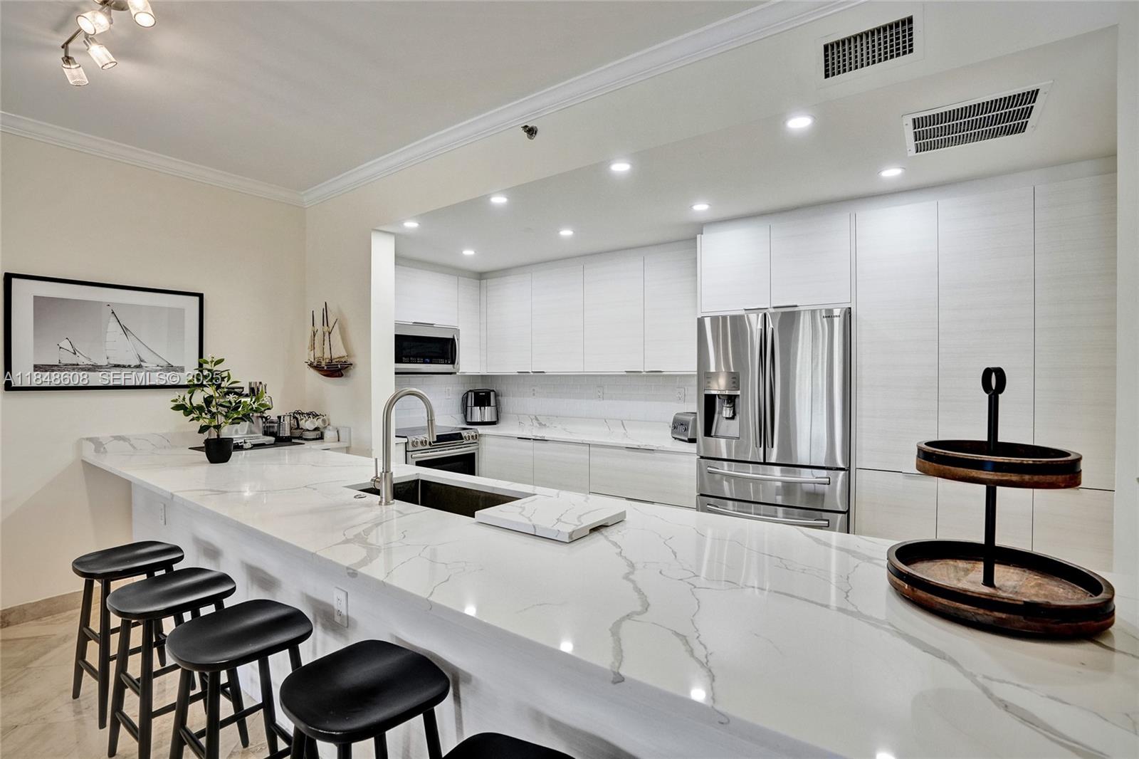 3700 Island Boulevard C206, Aventura, FL 33160, Aventura