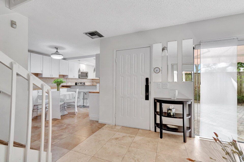 1700 Embassy Drive 805, West Palm Beach, FL 33401 photo 11