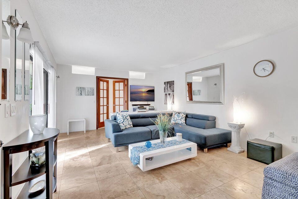 1700 Embassy Drive 805, West Palm Beach, FL 33401 photo 6
