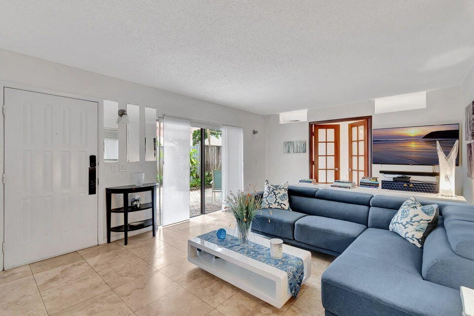 1700 Embassy Drive 805, West Palm Beach, FL 33401 photo 8