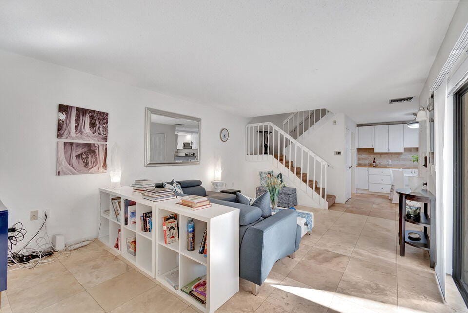 1700 Embassy Drive 805, West Palm Beach, FL 33401 photo 9