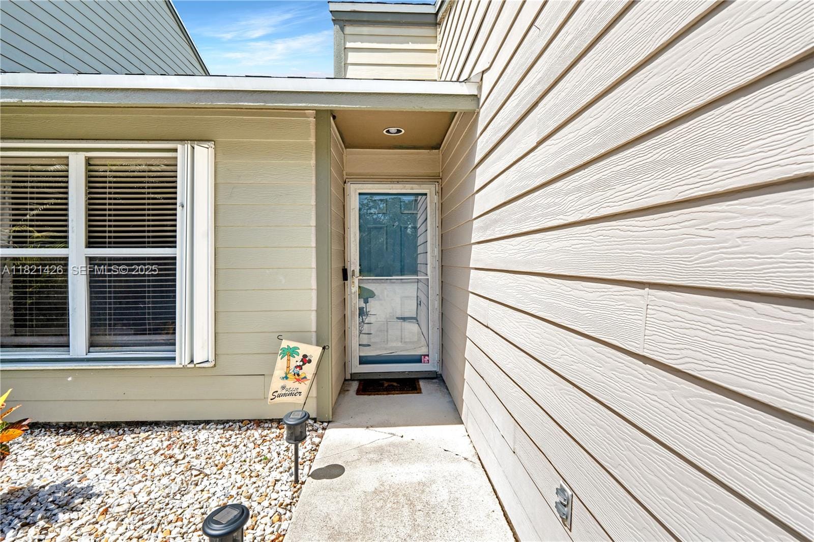 894 NE Sandalwood Place, Jensen Beach, FL 34957 photo 2