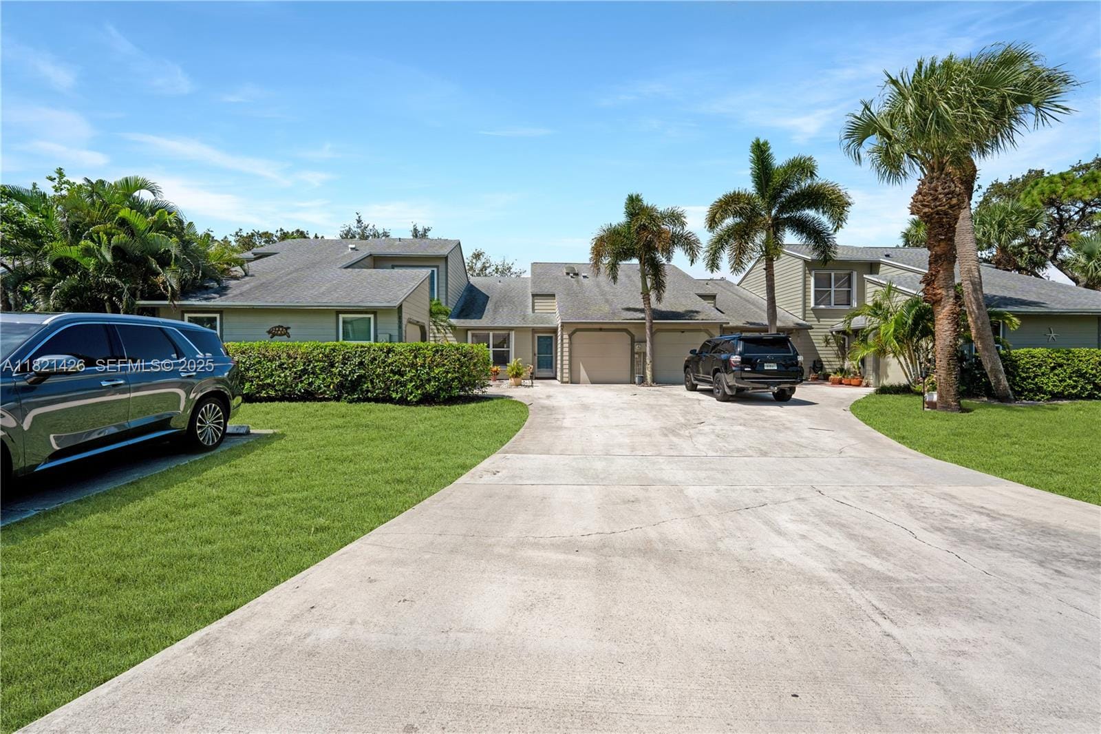 894 NE Sandalwood Place, Jensen Beach, FL 34957