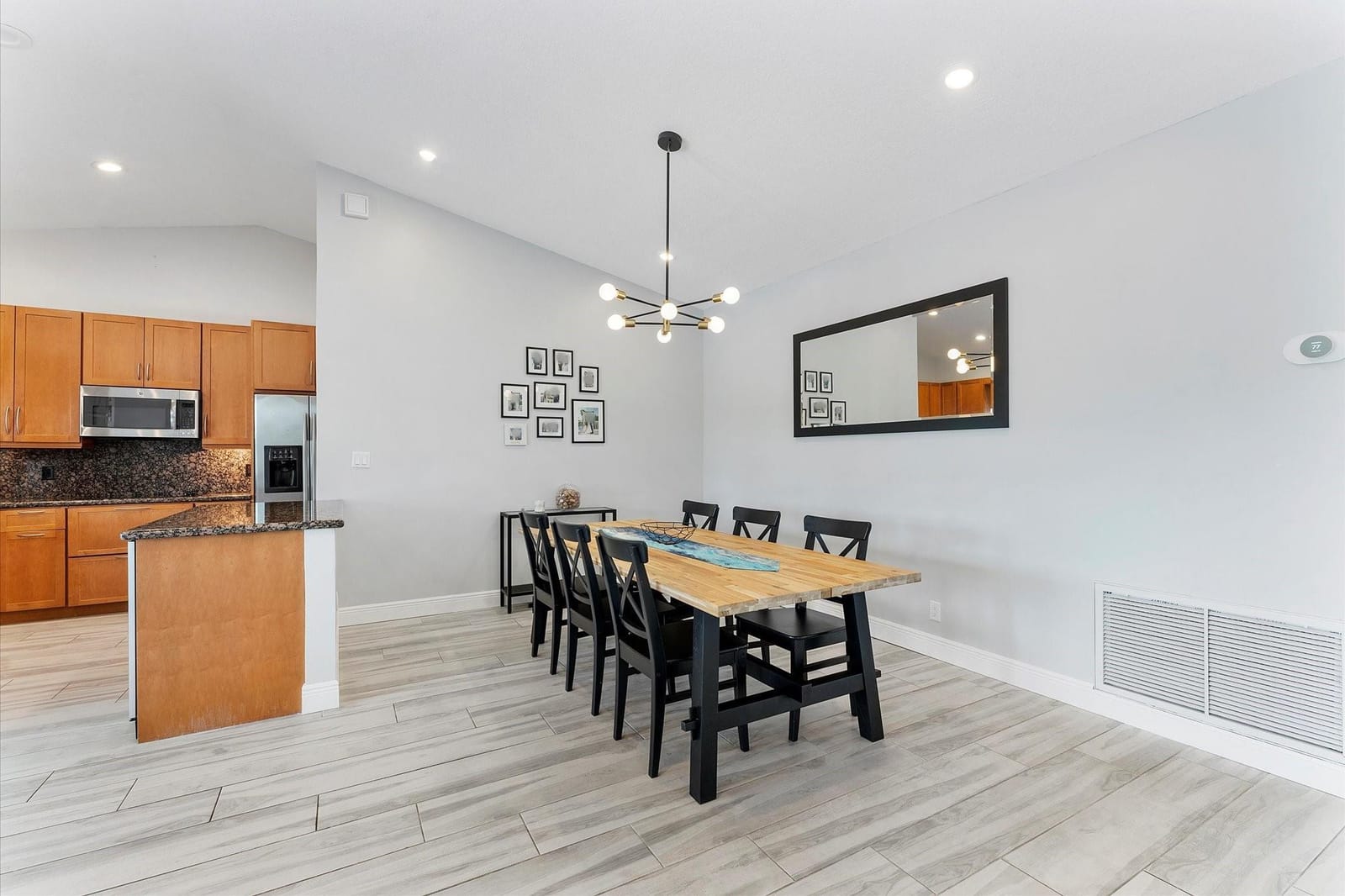 8684 SW 1st Place — photo 11