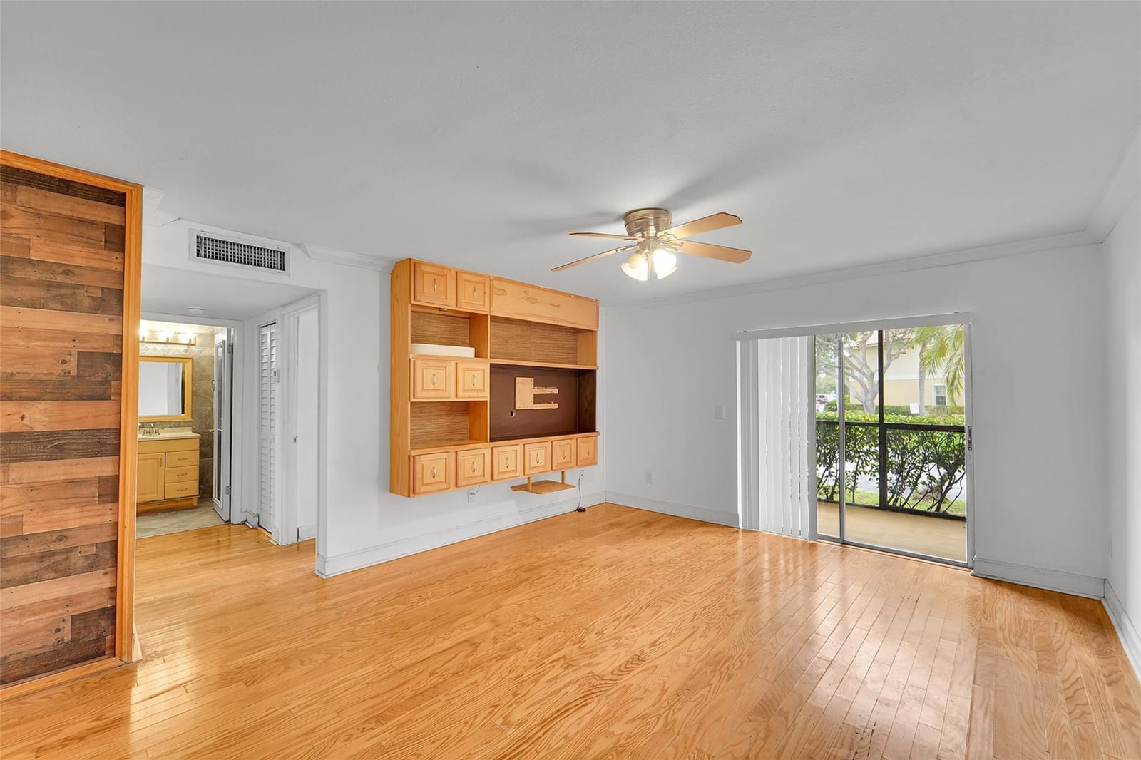 1265 SW 46th Avenue 2205 — photo 3