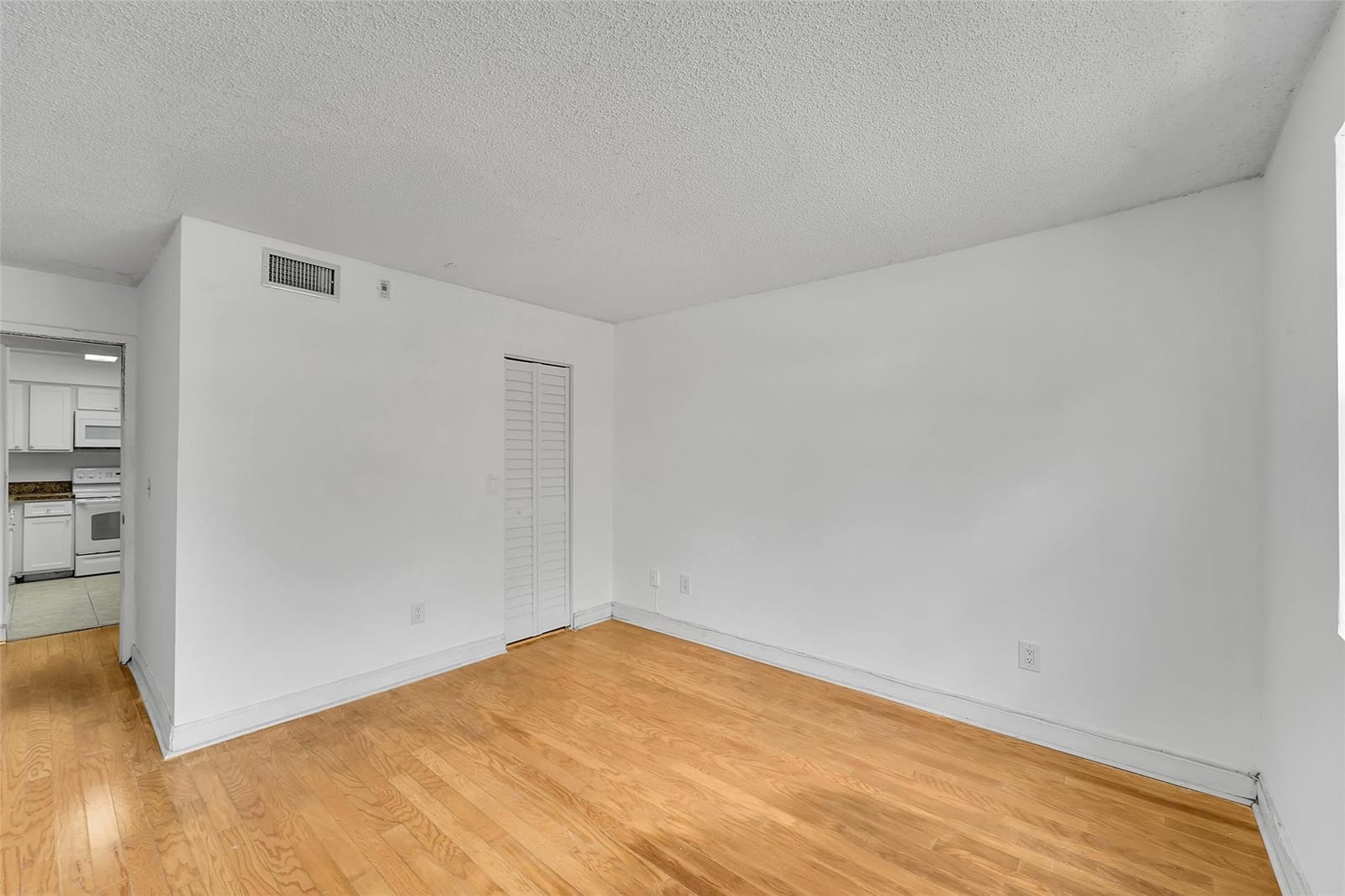1265 SW 46th Avenue 2205 — photo 9