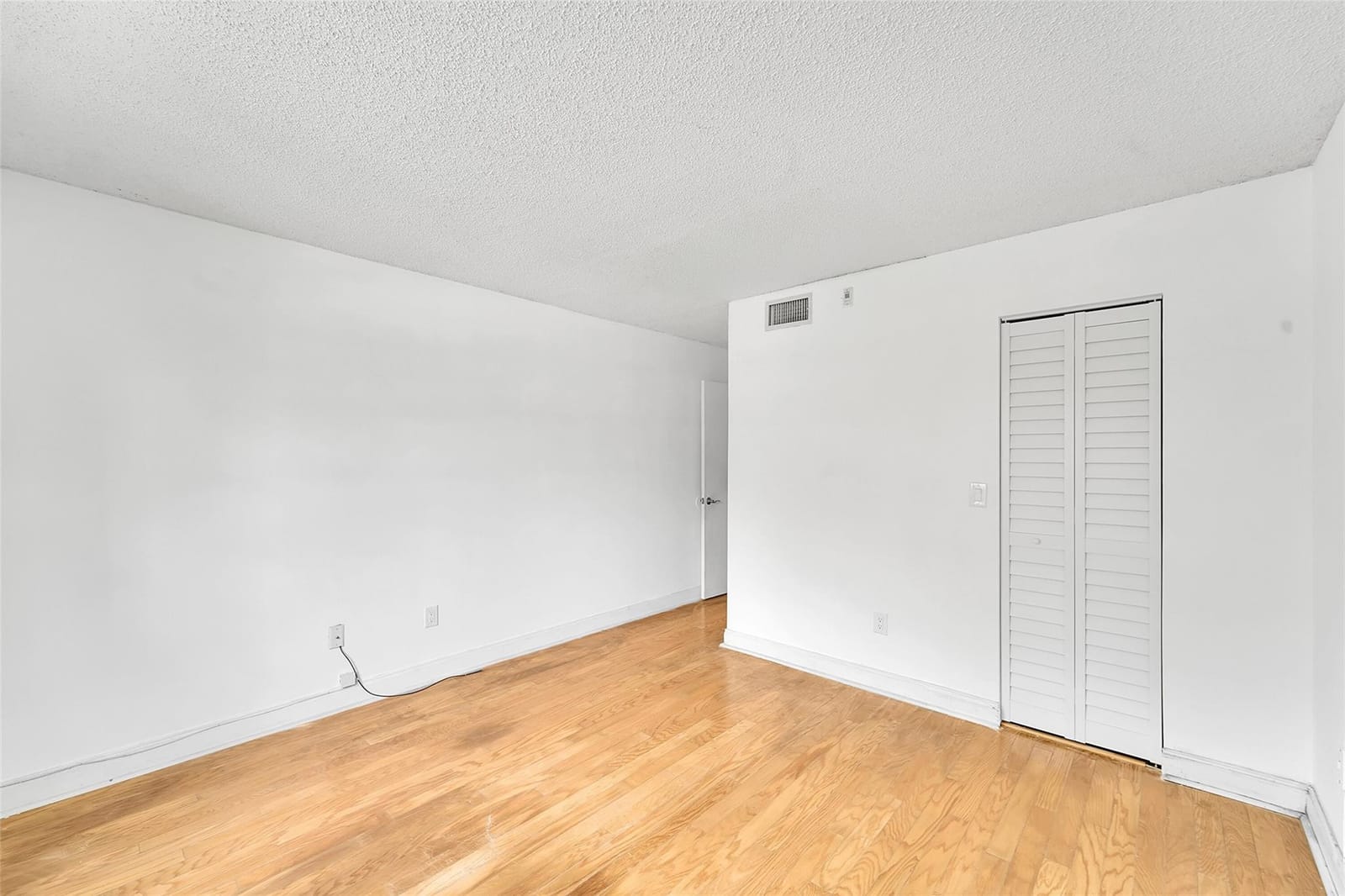 1265 SW 46th Avenue 2205 — photo 10