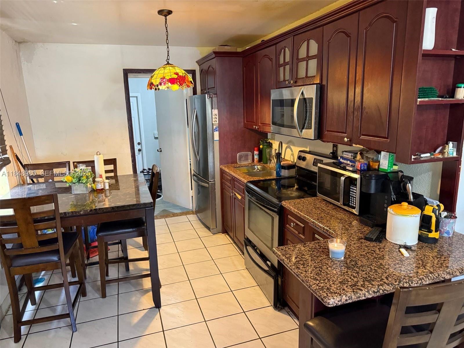 825 NE 12th Street — photo 3
