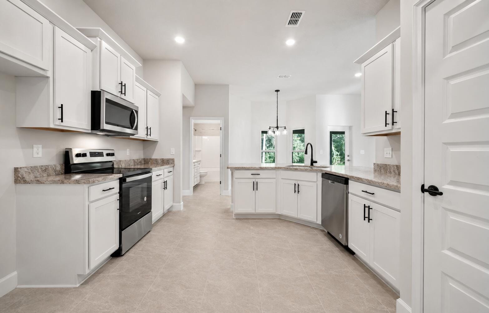 372 SW Feldman Avenue — photo 4