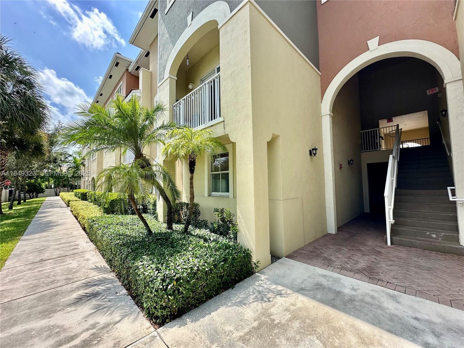 10870 NW 88th Terrace 103 — photo 4