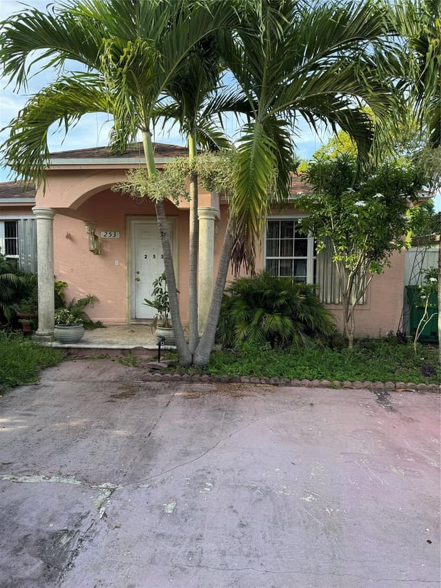 253 SW 4th Street, sold in Dania Heights, Dania Beach, FL