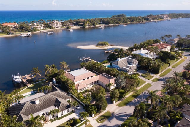 1690 Lands End Road, sold in Point Manalapan 10, Manalapan, FL