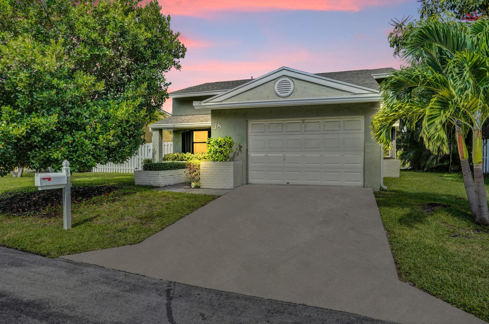 38 Paxford Lane, Boynton Beach, FL 33426 photo 2