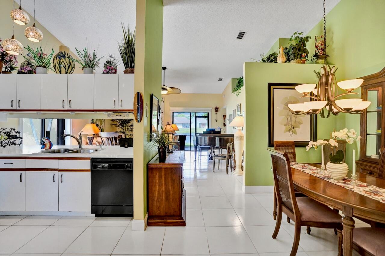 38 Paxford Lane, Boynton Beach, FL 33426 photo 12