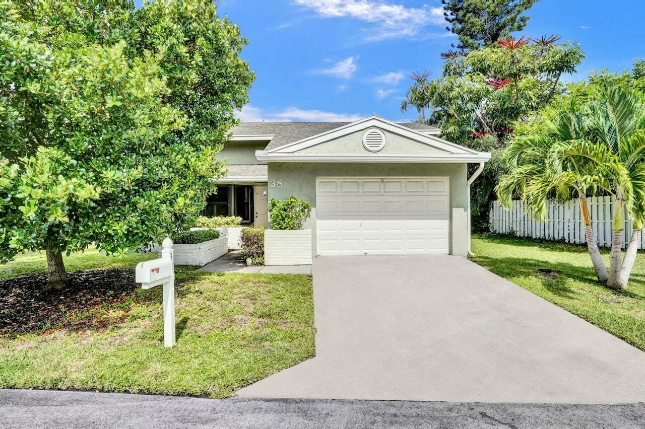 38 Paxford Lane, Boynton Beach, FL 33426 photo 8