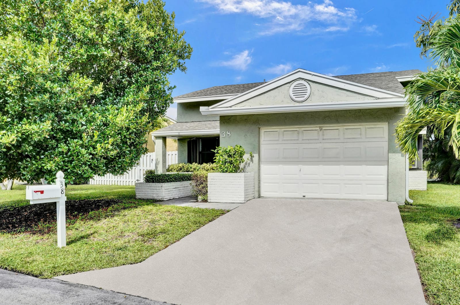 38 Paxford Lane, Boynton Beach, FL 33426