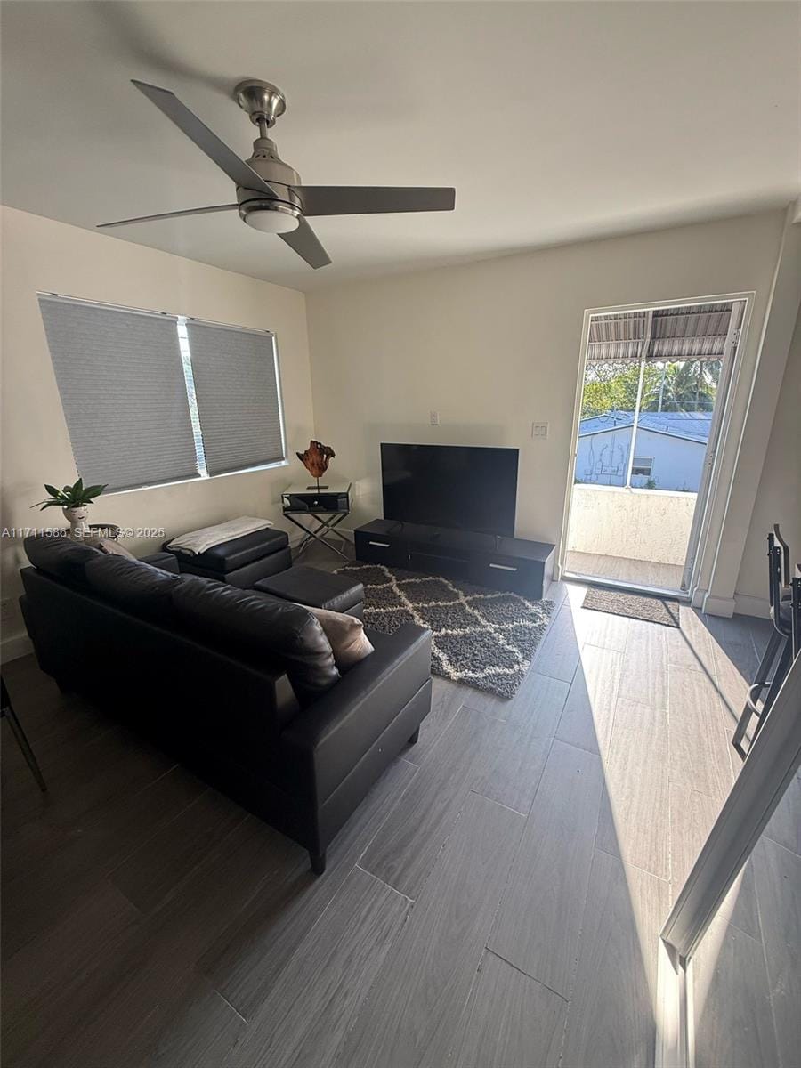 241 NW 34th Terrace, Miami, FL 33127 photo 2