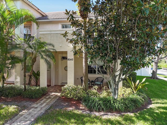 8043 Murano Circle, Palm Beach Gardens, FL 33418