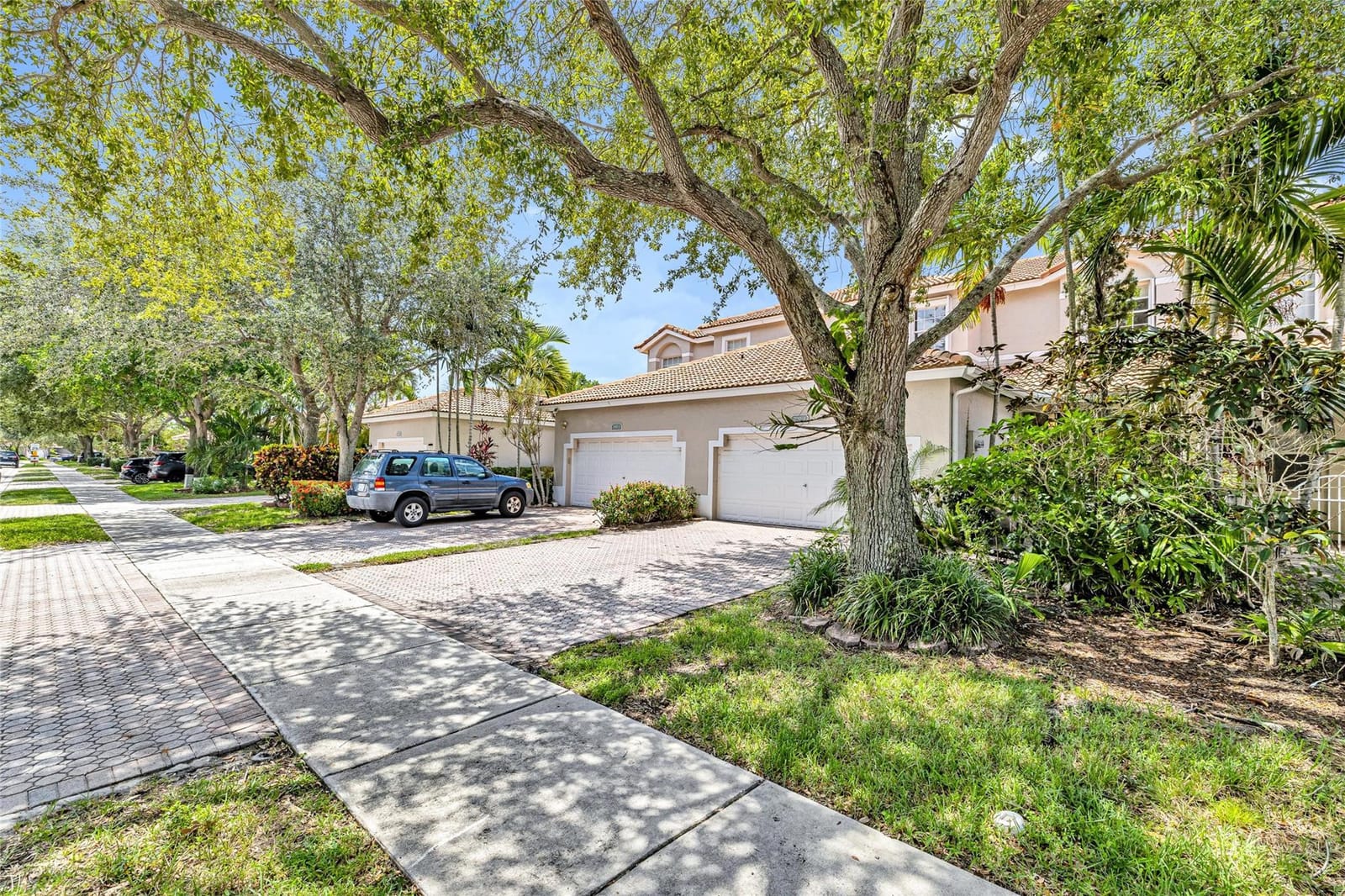 7951 S Aragon Boulevard 3, Sunrise, FL 33322 photo 2
