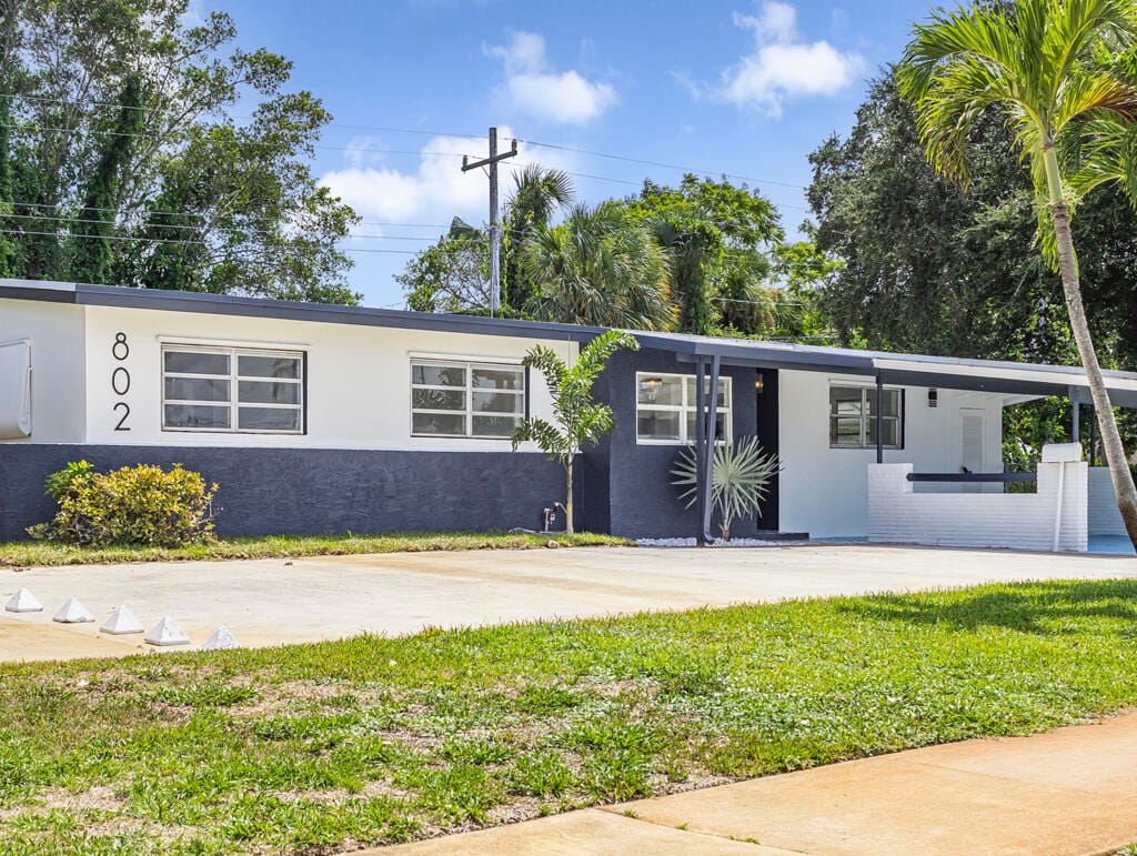 802 Eagle Way, North Palm Beach, FL 33408