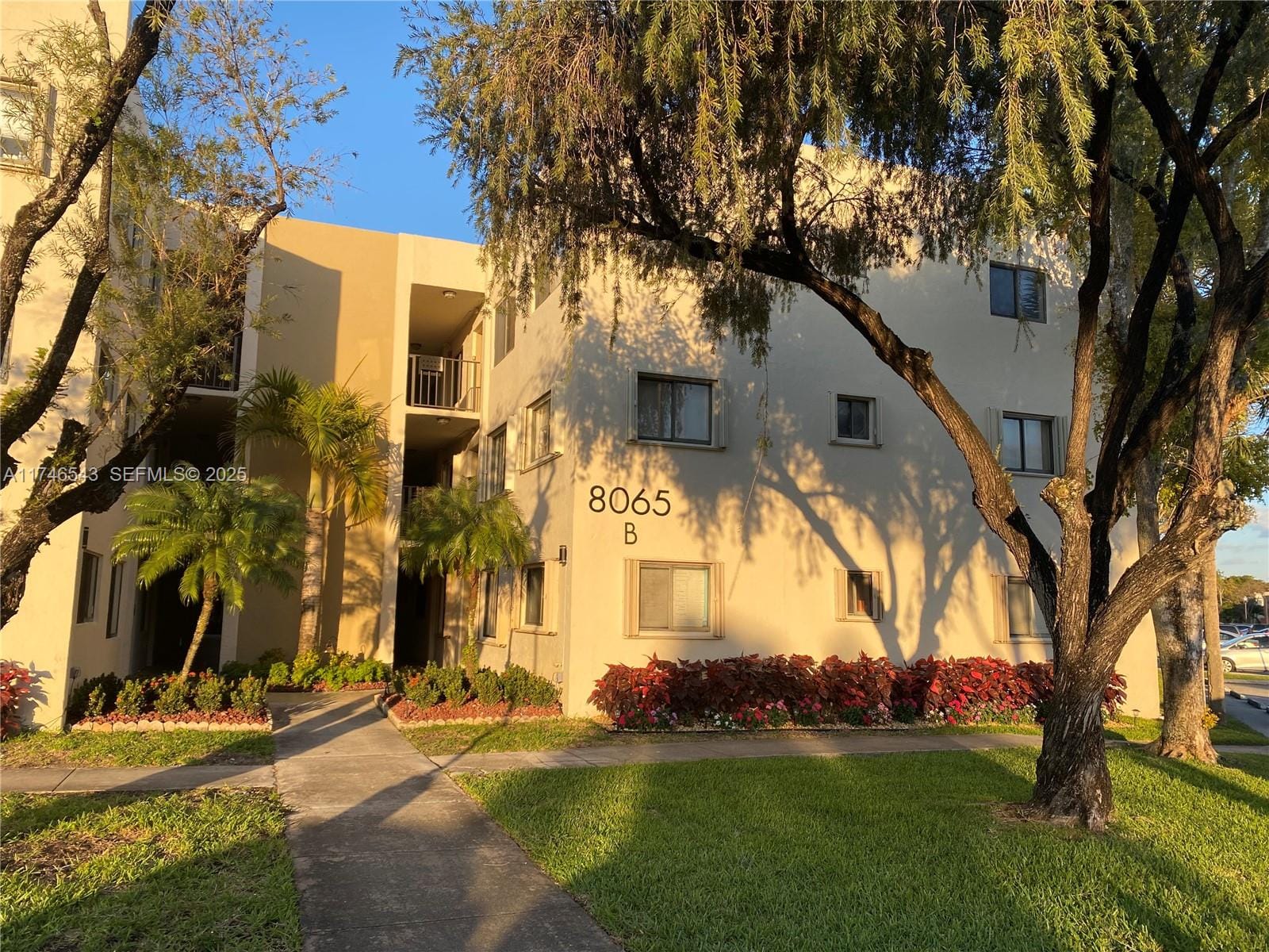 8065 SW 107th Avenue 208, Miami, FL 33173