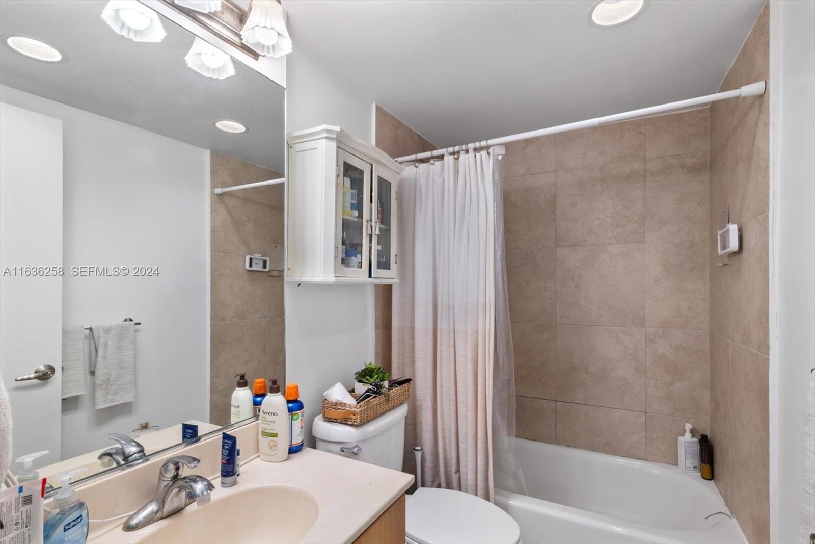 7501 E Treasure Drive 3C, North Bay Village, FL 33141 photo 7