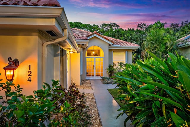 124 S Hampton Drive, Jupiter, FL 33458