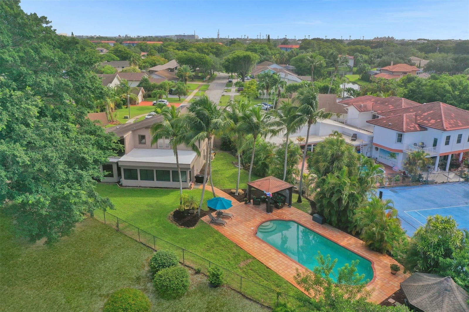 750 Bluebird Lane, Plantation, FL 33324