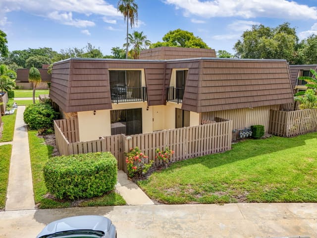 1119 11th Court, Palm Beach Gardens, FL 33410