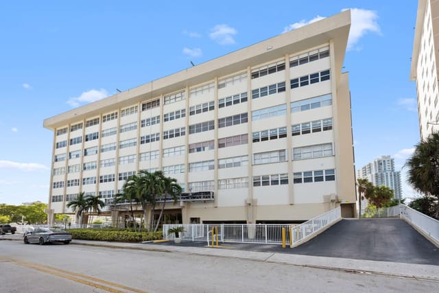 111 Golden Isles Drive B2, sold in Golden Sails Condo, Hallandale Beach, FL