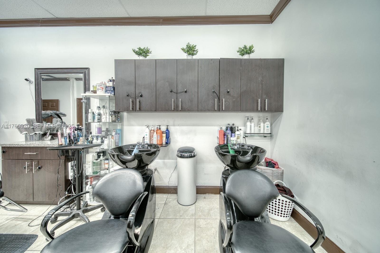 Beauty Salon Beauty Salon For Sale On 8th Street — photo 4