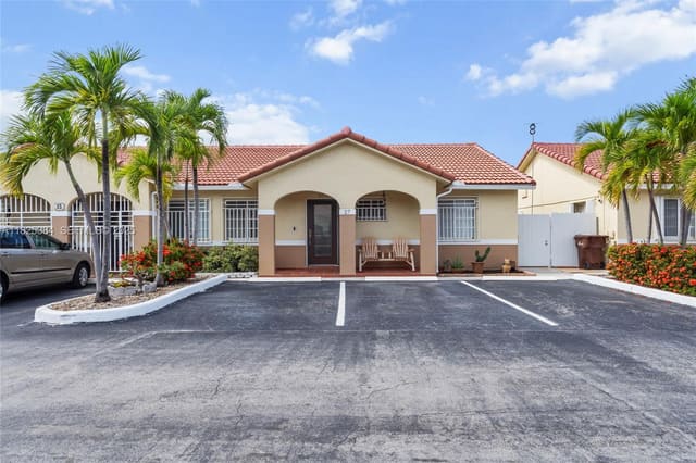 7101 W 24th Avenue 27, sold in West Palm Gardens Villas, Hialeah, FL
