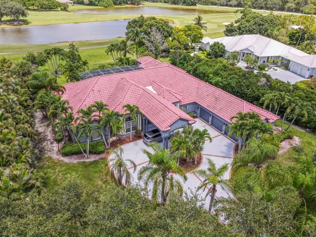 11699 Blackwoods Lane, sold in Bayhill Estates, Palm Beach Gardens, FL