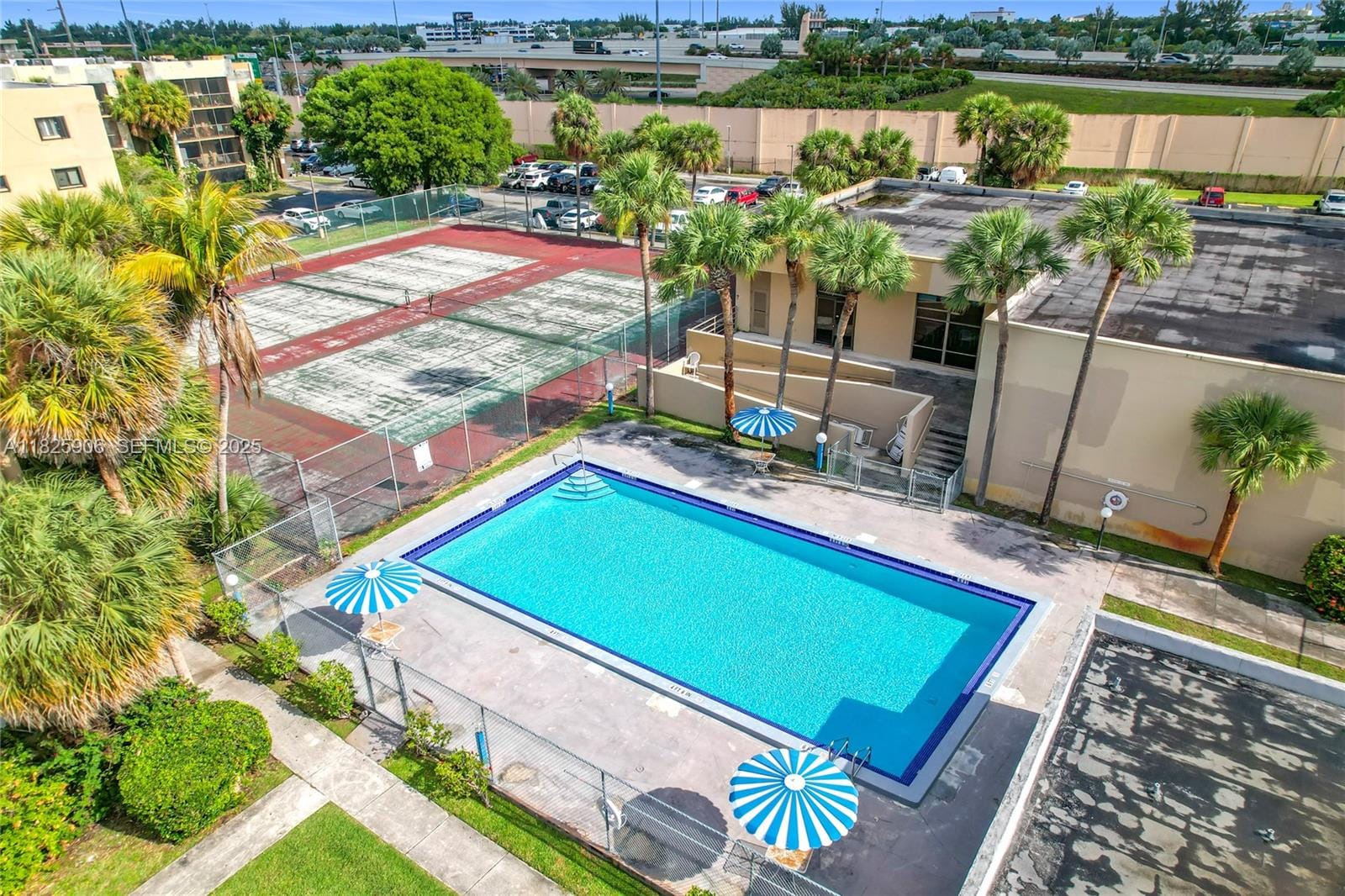 8635 NW 8th Street 103, Miami, FL 33126 photo 2
