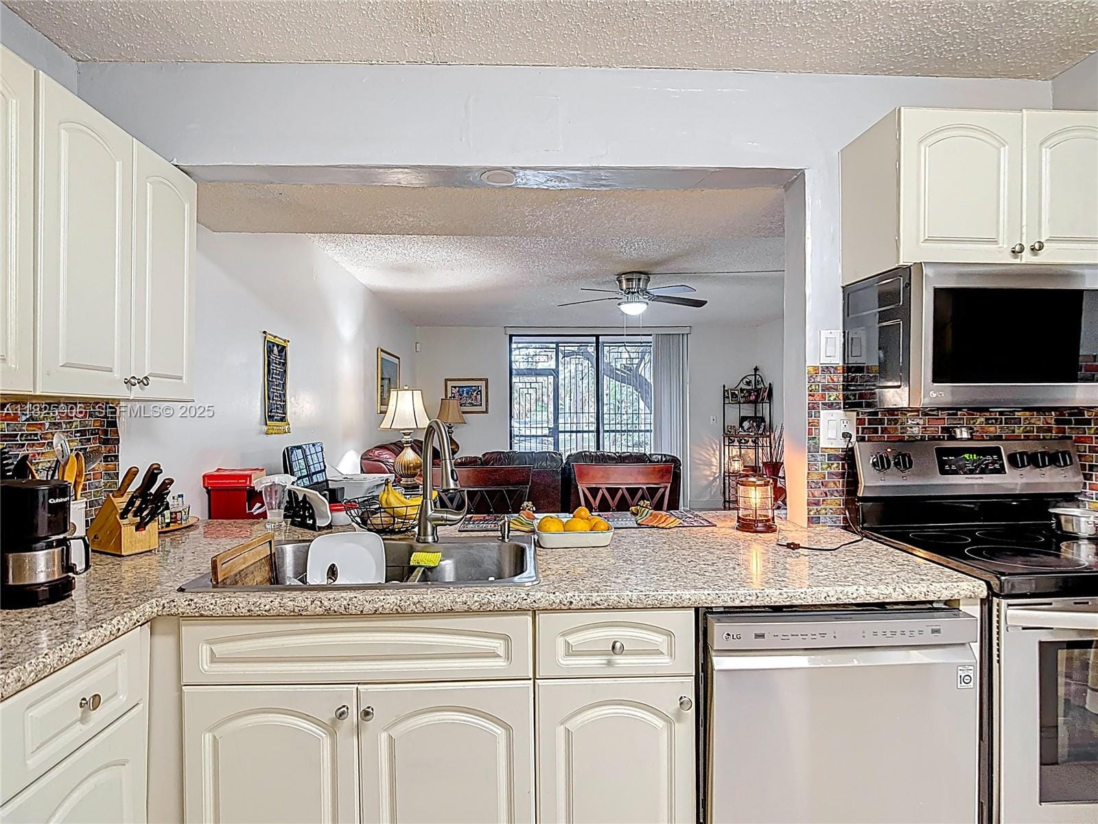 8635 NW 8th Street 103, Miami, FL 33126 photo 8