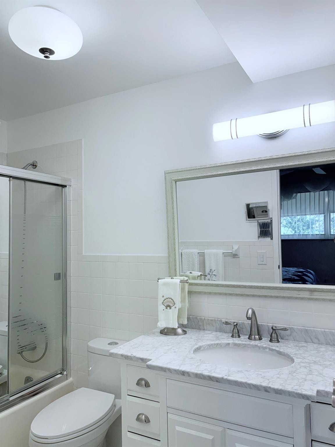 1055 Country Club Drive 404, Margate, FL 33063 photo 28