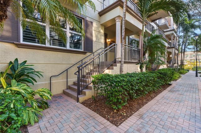 2633 NE 14th Avenue 103, Wilton Manors, FL 33334