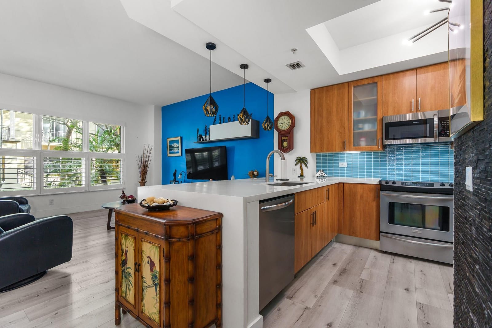 2633 NE 14th Avenue 103, Wilton Manors, FL 33334 photo 18