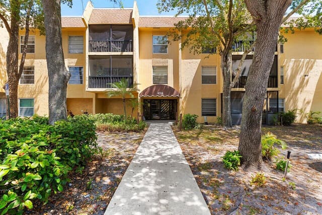 470 NW 20th Street 2110, sold in Casa Del Rio Condo, Boca Raton, FL