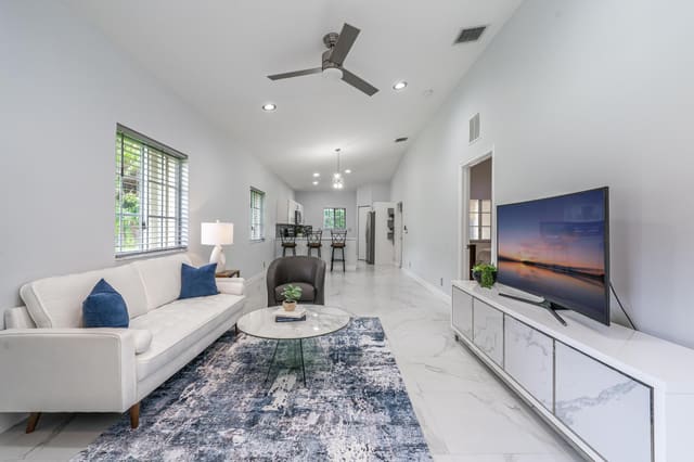 2285 Windjammer Way, West Palm Beach, FL 33411