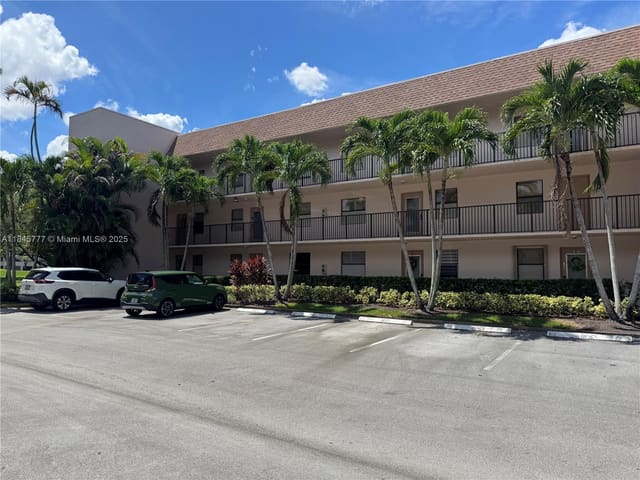 10405 Sunrise Lakes Boulevard 101, Sunrise, FL 33322