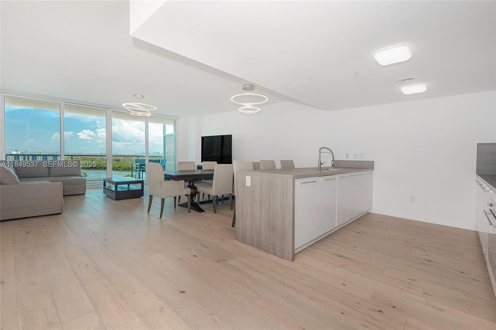 400 Sunny Isles Boulevard 1819 ONE LEVEL, Sunny Isles Beach, FL 33160, Sunny Isles Beach